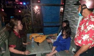 Phá cửa giải cứu 3 người mắc kẹt trong đám cháy lúc rạng sáng