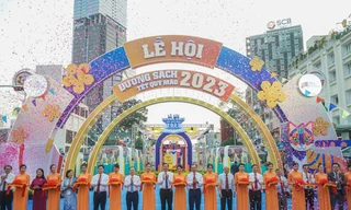 Đường sách Tết Quý Mão 2023 rộn ràng khai hội trên Đại lộ rộng nhất Sài Gòn