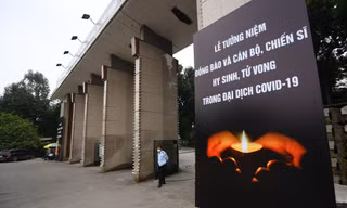 Hàng nghìn hoa đăng sẵn sàng cho Lễ tưởng niệm các nạn nhân COVID-19