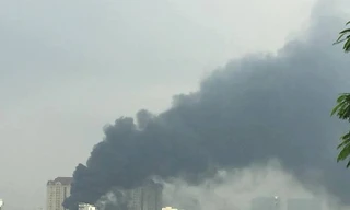 Hình ảnh vụ cháy được người dân chụp lại.