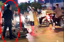 Hình ảnh nam thanh niên to tiếng sau va chạm.