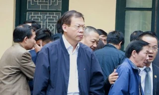 Luật sư vụ xử ông Đinh La Thăng nộp chứng cứ cho tòa cách nào?
