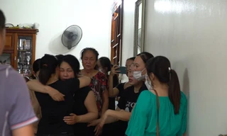 Thân nhân chiến sĩ Đỗ Đức Việt: 'Hôm đó Việt chào mọi người để đi trực và không bao giờ về nữa'