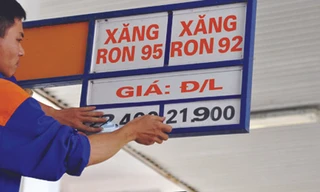 Petrolimex tăng giá xăng lúc 14h chiều qua Ảnh: Vnexpress