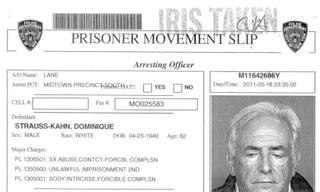 Giấy nhập trại tạm giam của ông Strauss Kahn Ảnh: Reuters