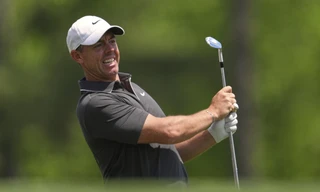 Bản lĩnh McIlroy: Lột xác ngoạn mục, phả hơi nóng vào ngôi đầu của Justin Rose