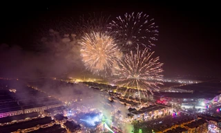 'Vũ trụ Vin' hóa 'thánh địa countdown', đón gần 1 triệu người trong đại tiệc chào năm mới 2025 