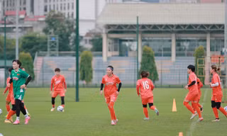 Huỳnh Như: 'Các cầu thủ trẻ đang bắt nhịp nhanh với đội tuyển'