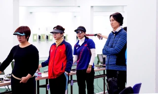 Cú ‘bắt tay’ lịch sử