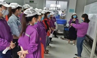 Công nhân hồi hương dễ dàng tìm được việc làm tại các khu, cụm công nghiệp của Bắc GiangẢnh: Quốc Hưng 