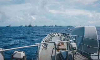 Tàu HMNZS Te Kaha của New Zealand trong một cuộc tập trận gần Philippines Ảnh: NZDF 