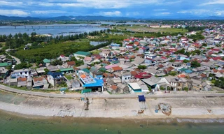  Người dân sống bất an bên tuyến kè biển gãy sụp