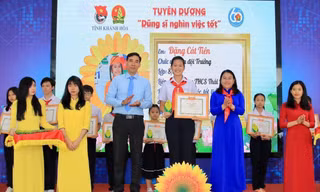 Em Đặng Cát Tiên được Tỉnh Đoàn Khánh Hòa tuyên dương “Dũng sĩ nghìn việc tốt”Ảnh: NVCC