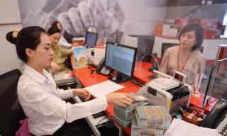 Theo đại biểu Quốc hội Trần Hoàng Ngân (TP HCM), chỉ có chính sách tài khoá mở rộng mới giúp nền kinh tế thoát khỏi đà suy giảm 