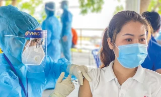 Vắc-xin sẽ giúp người lao động an toàn và tự tin 