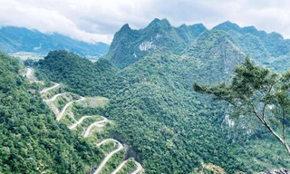 Toàn cảnh con đèo 14 tầng 