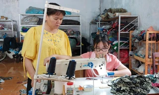 Chị Thu và các thành viên trong cơ sở 