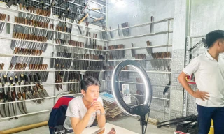 Kỳ Anh biểu diễn khả năng mở khóa