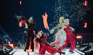 Vũ đạo và trang phục của các anh tài được nhiều khán giả khen ngợi Ảnh: BTC