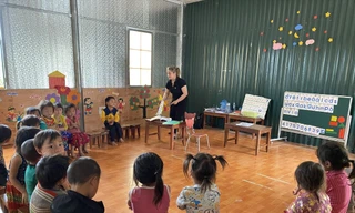 Toàn cảnh lớp học tạm tại điểm trường Ha Cá B Ảnh: Đức Văn 