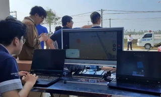 Sinh viên ĐH Bách khoa Hà Nội vào vùng lũ, ứng dụng khoa học công nghệ hỗ trợ người dânẢnh: Gia Hân