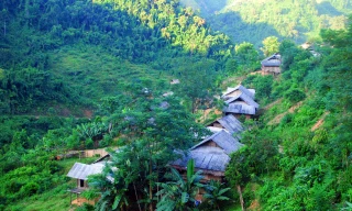 Bản làng người Khơ Mú ở huyện Kỳ Sơn, Nghệ An