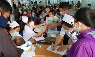 Trẻ mắc bệnh hô hấp điều trị tại Bệnh viện Nhi Đồng 1 TPHCM ảnh: Vân Sơn 