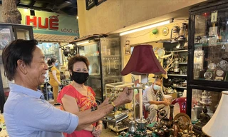 Ông Lê Dũng tâm sự, chuyện bán mua đồ cổ thành là do duyên 