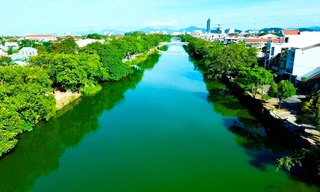 Sông Đông Ba thuộc trung tâm thành phố Huế giờ vắng bóng vạn đòẢnh: Thế Nghĩa 