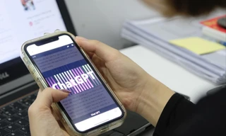 Bạn trẻ trải nghiệm ChatGPT 