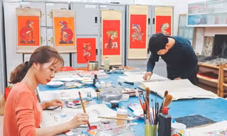 Nghệ nhân tô tranh