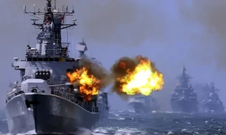 Tàu khu trục tên lửa dẫn đường Cáp Nhĩ Tân của Trung Quốc trong cuộc tập trận hải quân Trung Quốc-Nga kéo dài một tuầnẢnh: AP 