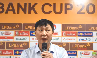 Shin Tae-yong phản ứng khi biết HLV Kim Sang-sik đi 'trinh sát' đội tuyển Indonesia 