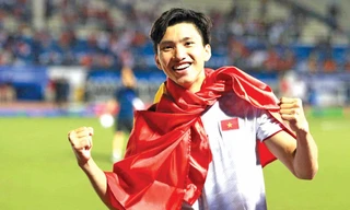 Hậu vệ Đoàn Văn Hậu