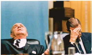 Tài liệu Mỹ phơi bày bí mật và dối trá về Chiến tranh Việt Nam 