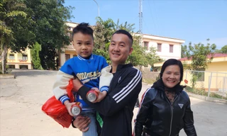 Trần Văn Tùng hân hoan gặp người thân, hòa nhập cộng đồngẢnh: Duy Chiến