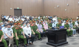 Nhóm bị cáo tại phiên tòa 