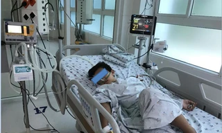 Bệnh nhi bị sốc SXH được điều trị