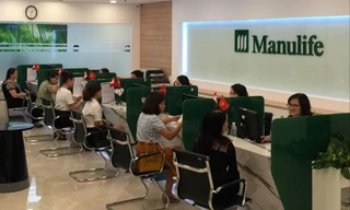 Manulife là một trong những doanh nghiệp buộc phải siết quy định tư vấn trước khi phát hành hợp đồng bảo hiểm
