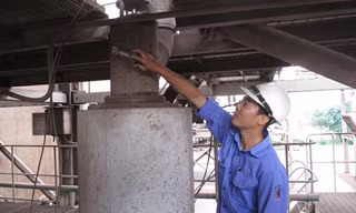 Anh Trần Ngọc Dũng là người trực tiếp có sáng kiến thay đổi thiết kế van đầu vào của bộ phận chuyển tro bay với giá trị làm lợi trên 1 tỷ đồng, góp phần sản xuất ổn định và bảo vệ môi trường.