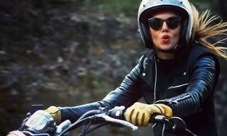 Sự quyến rũ 'chết người' của những nữ biker