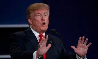 Ứng viên tổng thống Mỹ đảng Cộng hoà trong cuộc tranh luận trực tiếp hôm 19/10. Ảnh: Reuters.