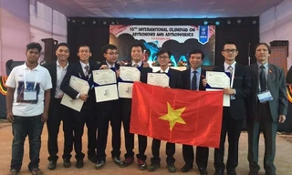 Đội tuyển Việt Nam dự Olympic quốc tế về Thiên văn học và Vật lý thiên văn.