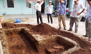 Tìm lăng mộ Vua Quang Trung: Dấu vết nghi móng tường thành