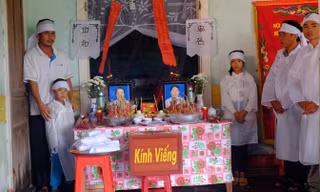 Chính quyền và người dân làm lễ tang cho cha con anh Hà