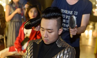 Trấn Thành ngủ gật khi chạy show ngay sau lễ cưới