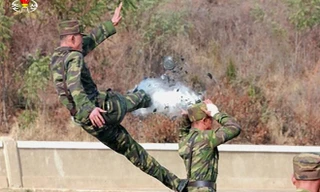 Cận cảnh lực lượng đặc biệt Triều Tiên huấn luyện