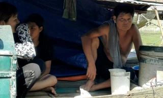 Nắng nóng 40 độ, người dân 'xóm ngụ cư' không dám bật quạt điện