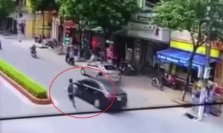 Học sinh cấp 2 gặp nạn vì chạy 'tạt đầu' ô tô
