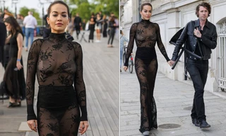 Rita Ora lại mặc xuyên thấu đi trên phố
